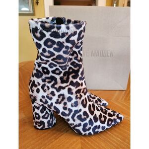 Steve Madden Valyant animal print boots size 7
